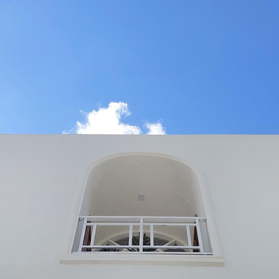 The Riton Hotel Tigaras Екстериор снимка
