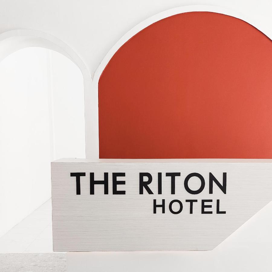 The Riton Hotel Tigaras Екстериор снимка