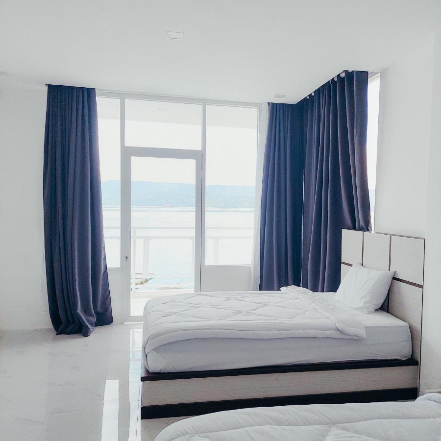The Riton Hotel Tigaras Екстериор снимка